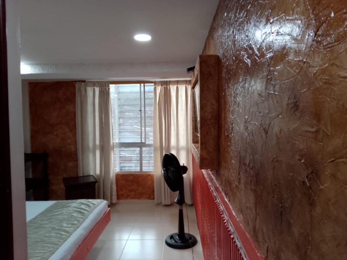 Hotel El Playon Medellin Bagian luar foto