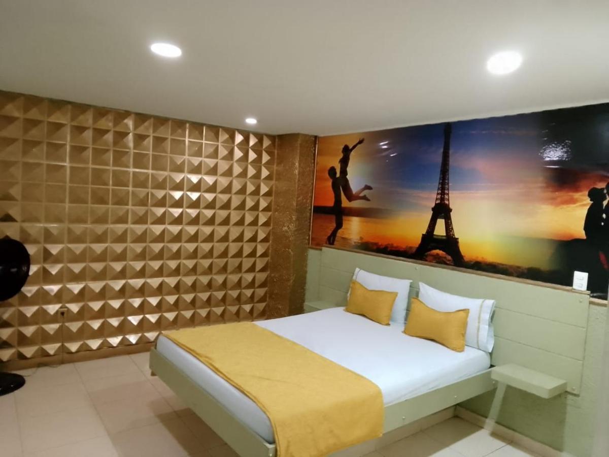 Hotel El Playon Medellin Bagian luar foto